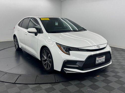 Super White 2021 Toyota Corolla SE