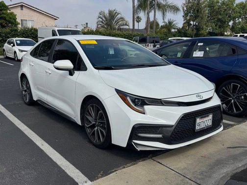 Super White 2021 Toyota Corolla SE