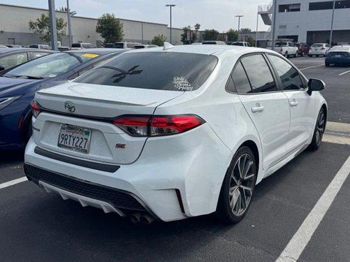 Super White 2021 Toyota Corolla SE