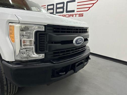 Oxford White 2017 Ford F-250 XL