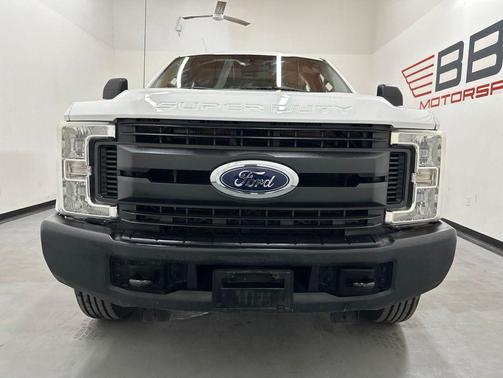 Oxford White 2017 Ford F-250 XL