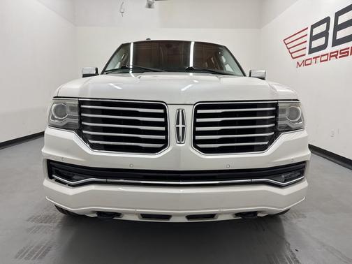2015 Lincoln Navigator Base