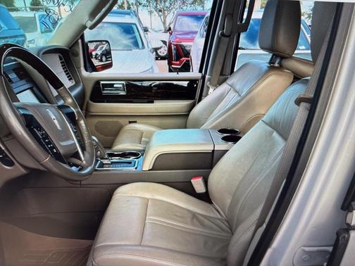 2015 Lincoln Navigator Base
