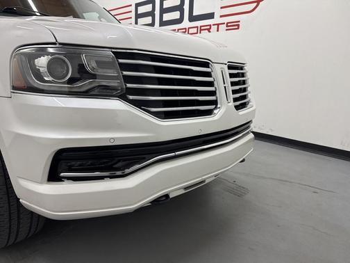 2015 Lincoln Navigator Base