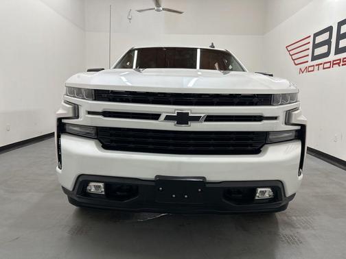 Iridescent Pearl Tricoat 2020 Chevrolet Silverado 1500 RST