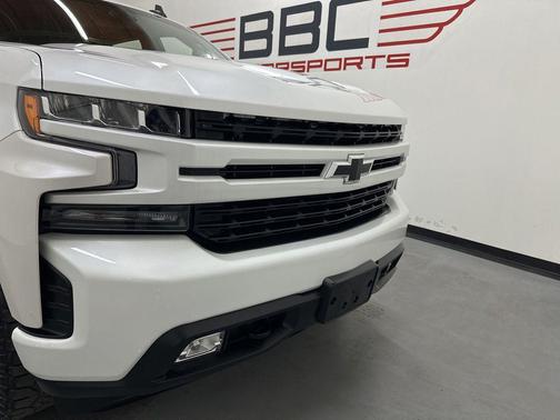 Iridescent Pearl Tricoat 2020 Chevrolet Silverado 1500 RST