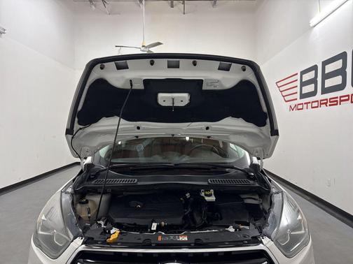 White Platinum Metallic Tri-Coat 2017 Ford Escape SE