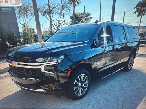 2022 Chevrolet Suburban LS