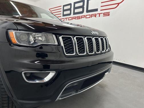 Diamond Black Crystal Pearlcoat 2019 Jeep Grand Cherokee Limited