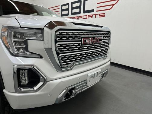 White Frost Tricoat 2022 GMC Sierra 1500 Denali