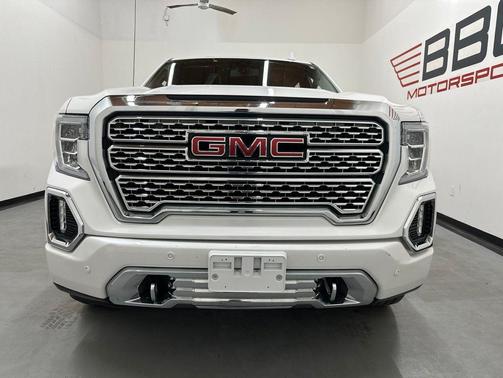 White Frost Tricoat 2022 GMC Sierra 1500 Denali