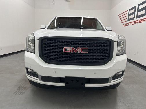 Summit White 2019 GMC Yukon XL SLT