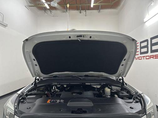 Summit White 2019 GMC Yukon XL SLT