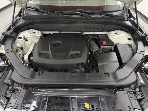 2019 Volvo XC60 T6 Momentum