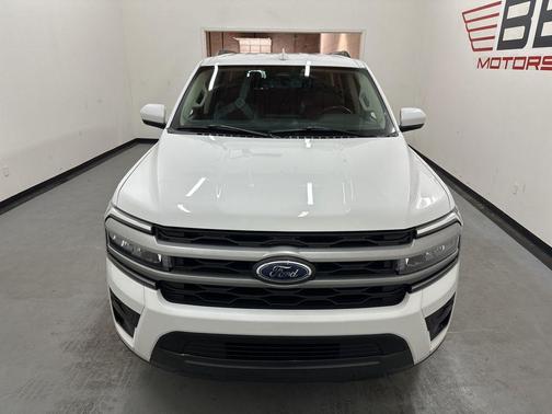 Oxford White 2024 Ford Expedition XLT
