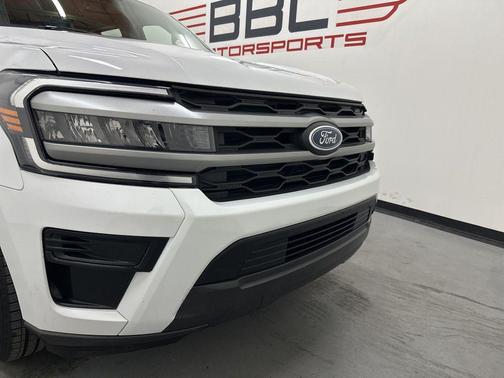 Oxford White 2024 Ford Expedition XLT