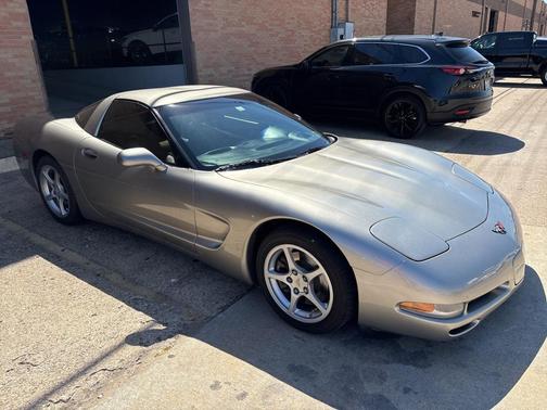 2000 Chevrolet Corvette Base