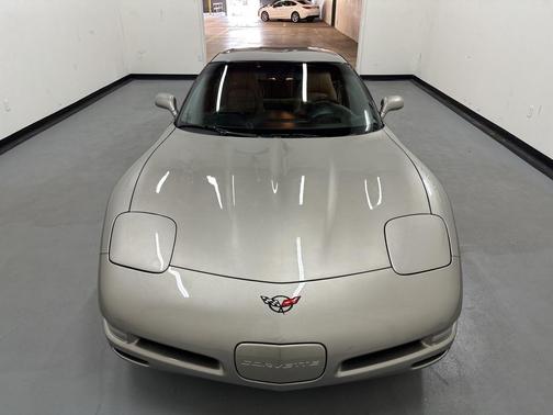 2000 Chevrolet Corvette Base