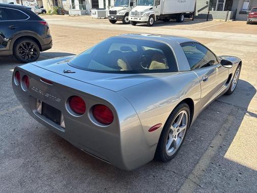 2000 Chevrolet Corvette Base
