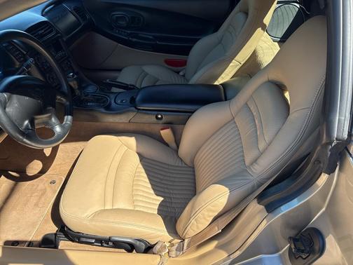 2000 Chevrolet Corvette Base