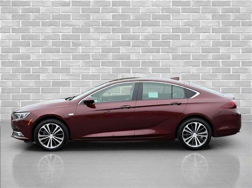 2018 Buick Regal Sportback Essence
