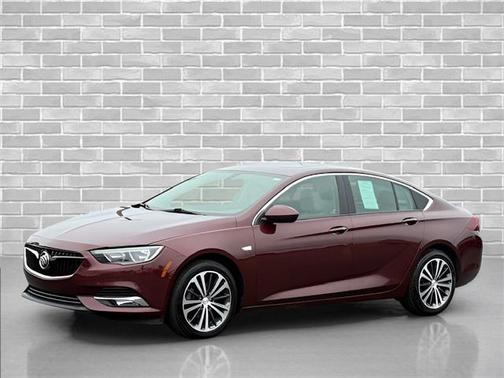 2018 Buick Regal Sportback Essence