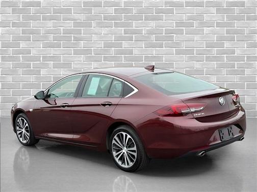 2018 Buick Regal Sportback Essence