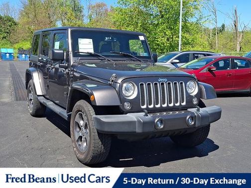 Granite Crystal Clearcoat Metallic 2017 Jeep Wrangler Unlimited SAHARA