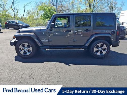 Granite Crystal Clearcoat Metallic 2017 Jeep Wrangler Unlimited SAHARA