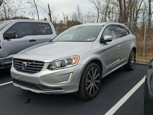 2017 Volvo XC60 T6 INSCRIPTION
