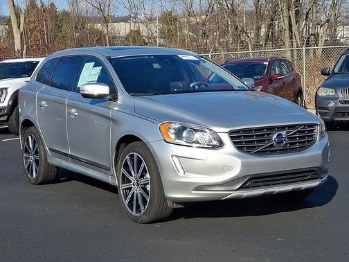 2017 Volvo XC60 T6 INSCRIPTION