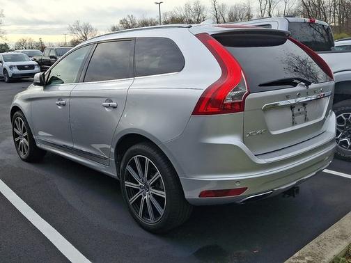 2017 Volvo XC60 T6 INSCRIPTION