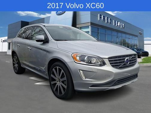 2017 Volvo XC60 T6 INSCRIPTION