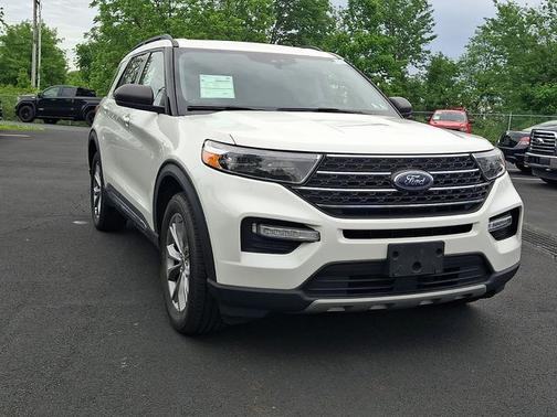 STAR WHITE MET TRI-COAT 2023 Ford Explorer XLT