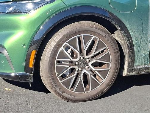 2024 Ford Mustang Mach-E PREMIUM