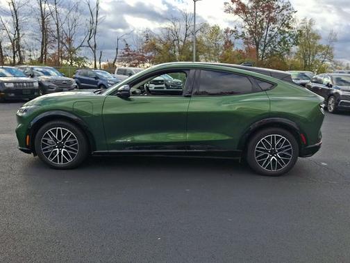 2024 Ford Mustang Mach-E PREMIUM