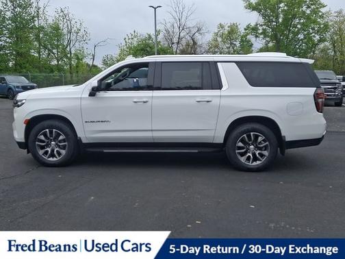 Summit White 2024 Chevrolet Suburban LT