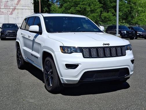 2019 Jeep Grand Cherokee LAREDO