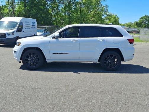2019 Jeep Grand Cherokee LAREDO