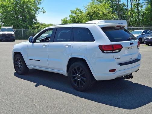 2019 Jeep Grand Cherokee LAREDO