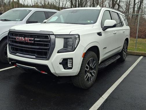 Summit White 2023 GMC Yukon AT4