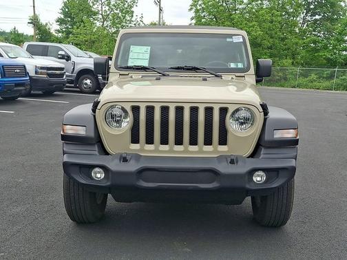 Limited Edition Gobi Clearcoat 2022 Jeep Wrangler Unlimited SPORT
