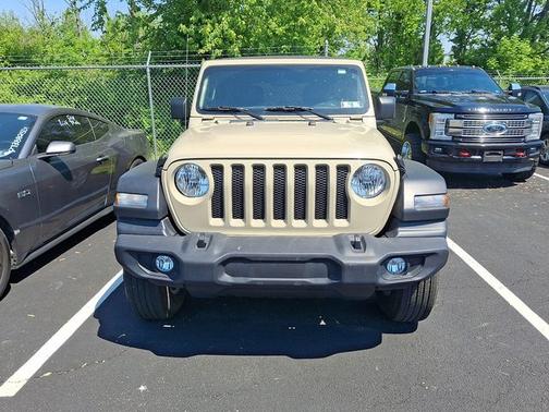 Limited Edition Gobi Clearcoat 2022 Jeep Wrangler Unlimited SPORT