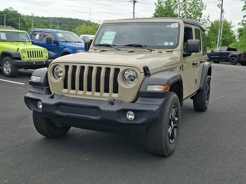 Limited Edition Gobi Clearcoat 2022 Jeep Wrangler Unlimited SPORT