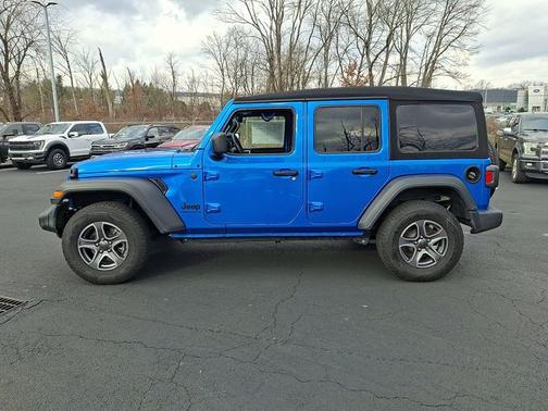 2023 Jeep Wrangler SPORT