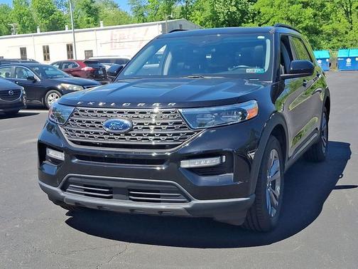 AGATE BLACK METALLIC 2022 Ford Explorer XLT