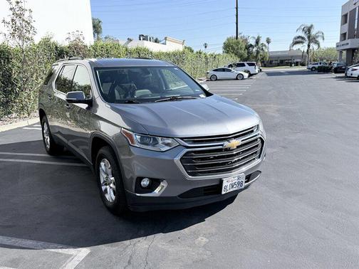 Iridescent Pearl Tricoat 2019 Chevrolet Traverse LT Leather