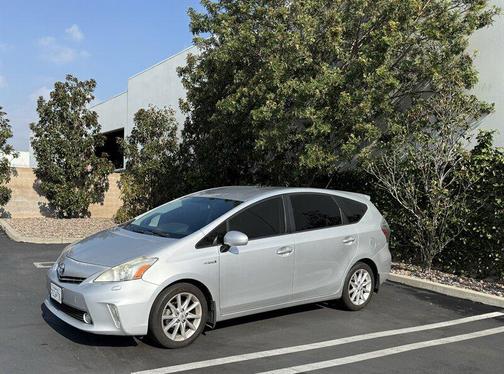 2014 Toyota Prius v Two