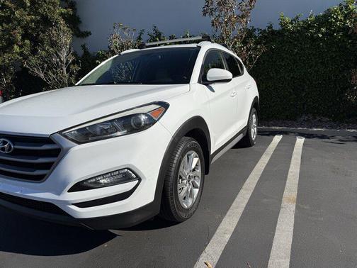 2017 Hyundai TUCSON SE