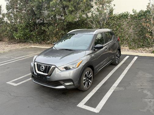 2020 Nissan Kicks SR
